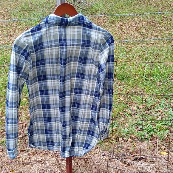 Rue 21 Flannel light weight shirt size small - Picture 3 of 4